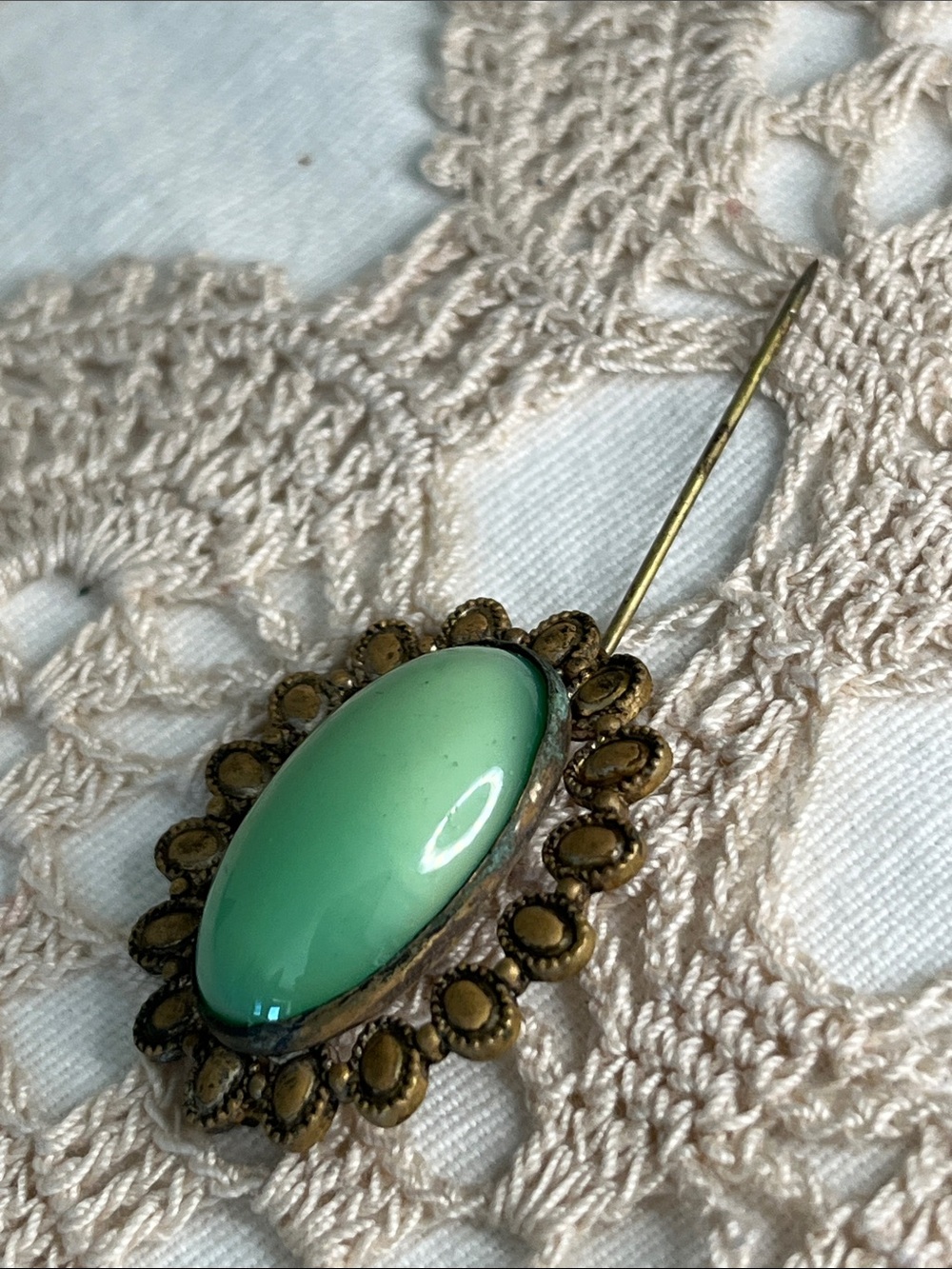 Antique Green Glass Cabochon Brooch C-Clasp Gold Tone Filigree Victorian Revival - Picture 10 of 10